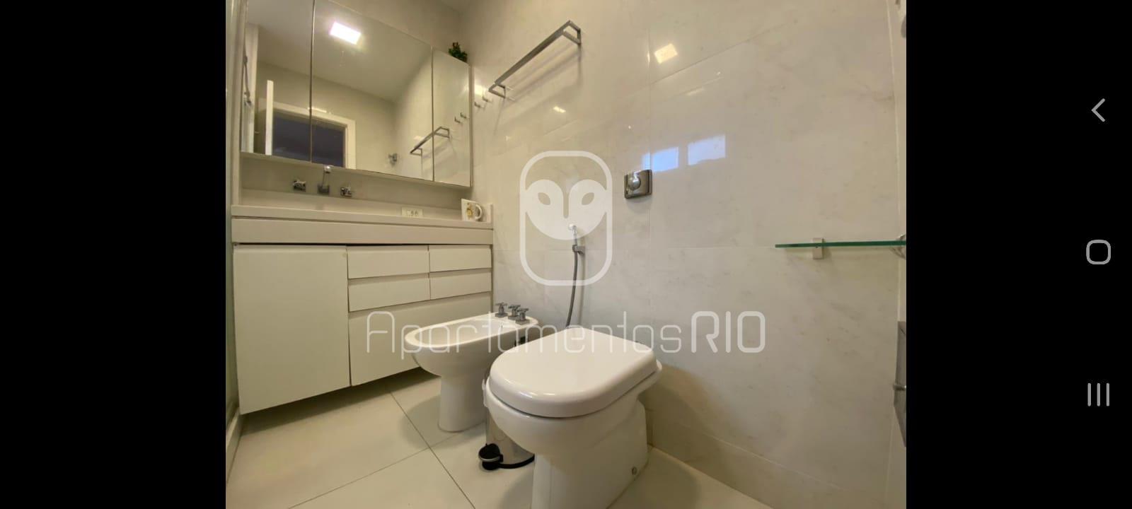 banheiro reformado obertura a venda no Flamengo.jpg